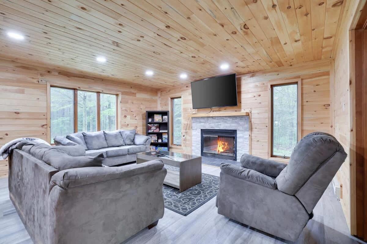 Relax In Blakeslee - Spacious 5Br Home With Bbq Экстерьер фото