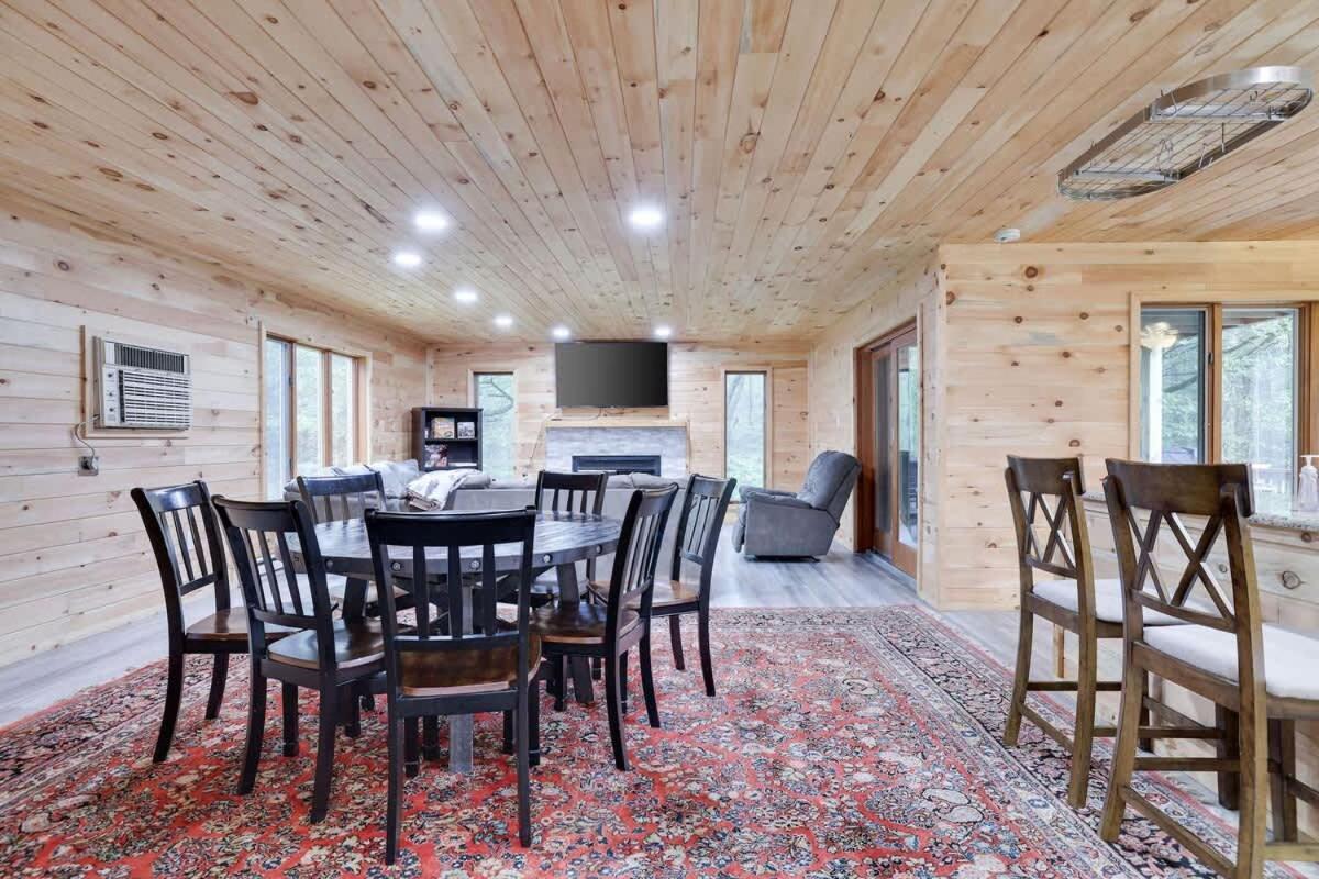 Relax In Blakeslee - Spacious 5Br Home With Bbq Экстерьер фото