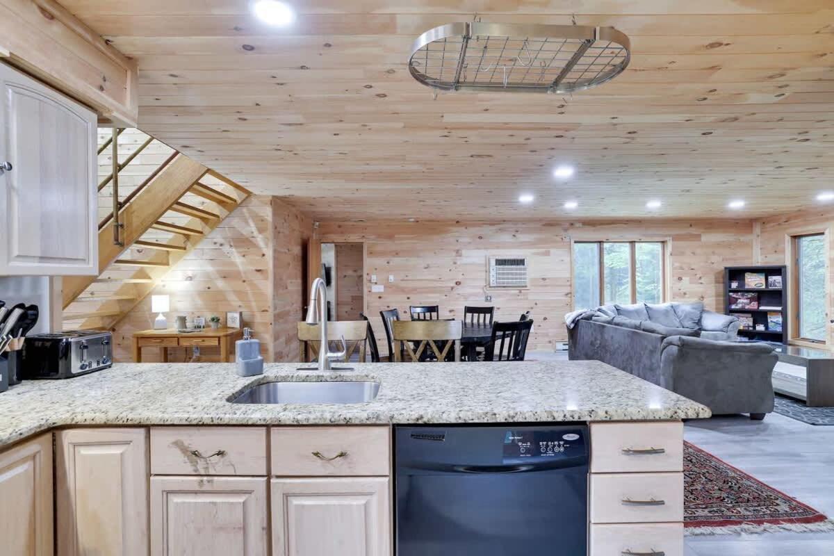 Relax In Blakeslee - Spacious 5Br Home With Bbq Экстерьер фото